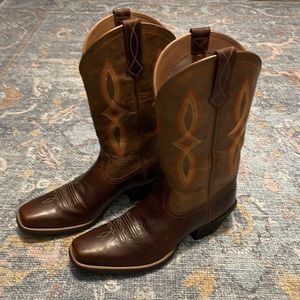Like New - Ariat Cowboy Boots Women’s Size 8